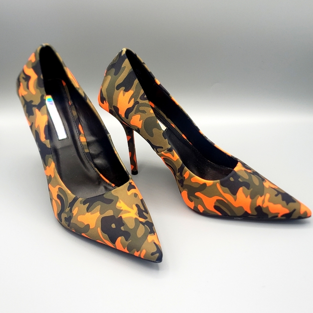 Green And Neon Fatigue Pump